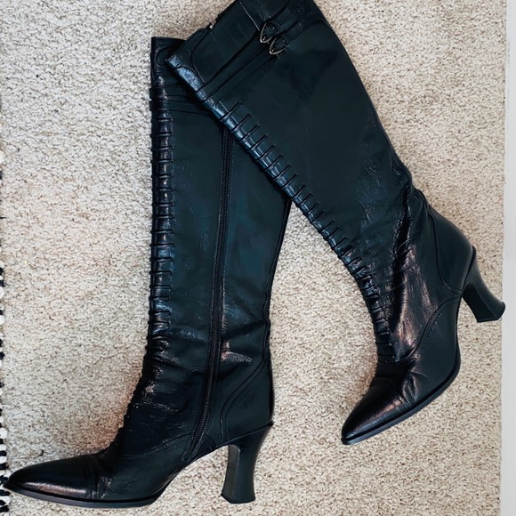 Vintage Victorian Style Via Spiga Black Genuine Patent Leather Laced Knee Boots - Picture 3 of 15